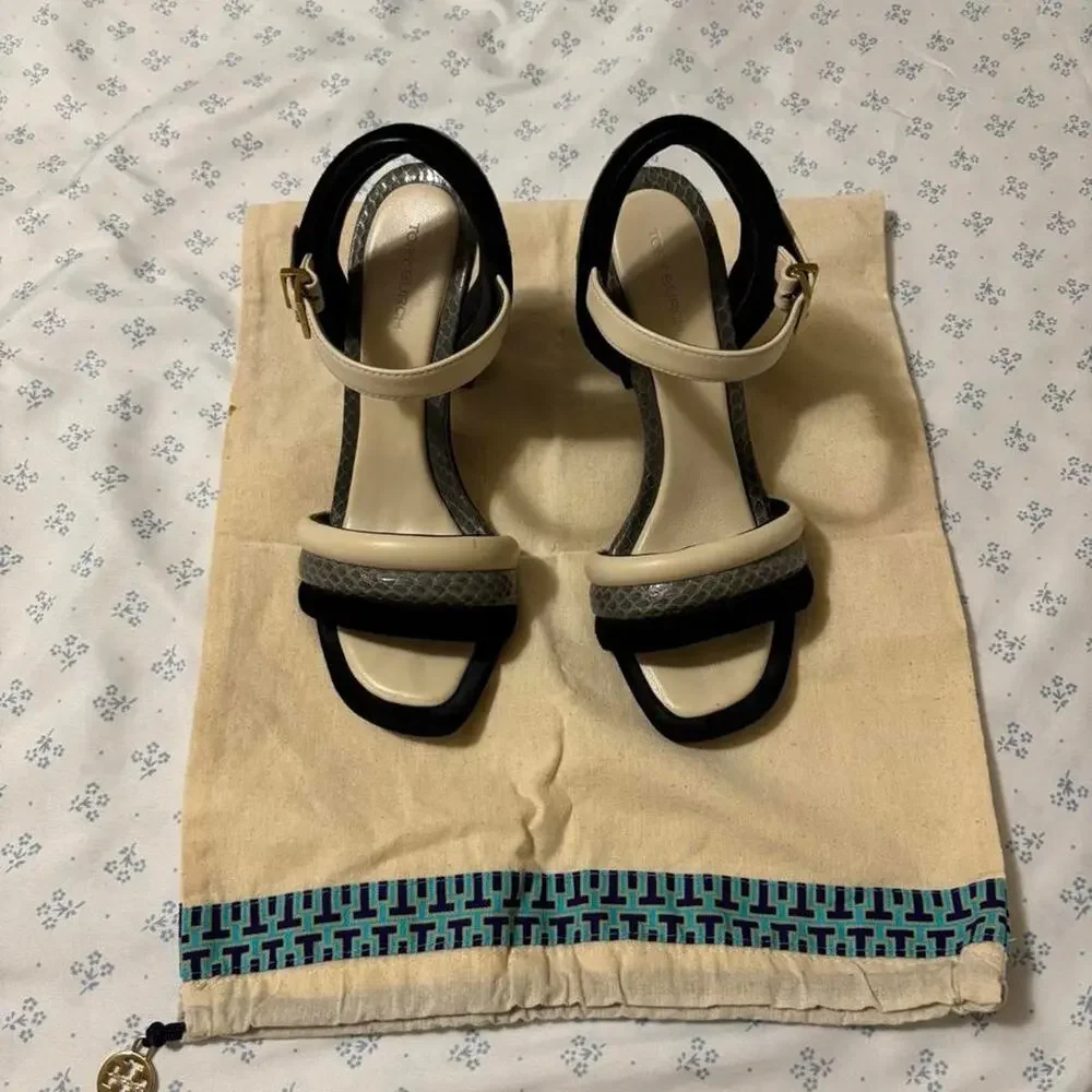 Tory burch puffed up block